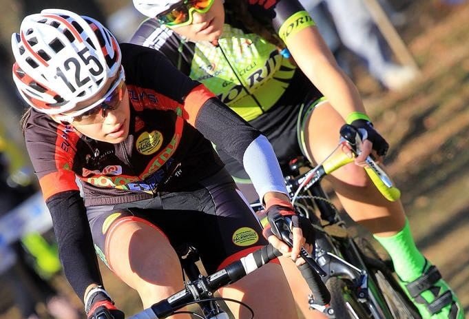 Sylvie Truc impegnata in una gara di ciclocross